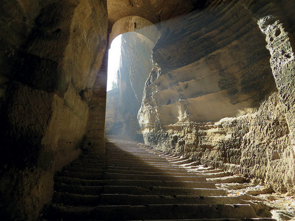 چاه پله های باستانی هند