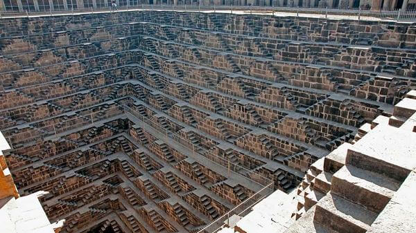 چاه پله های باستانی هند