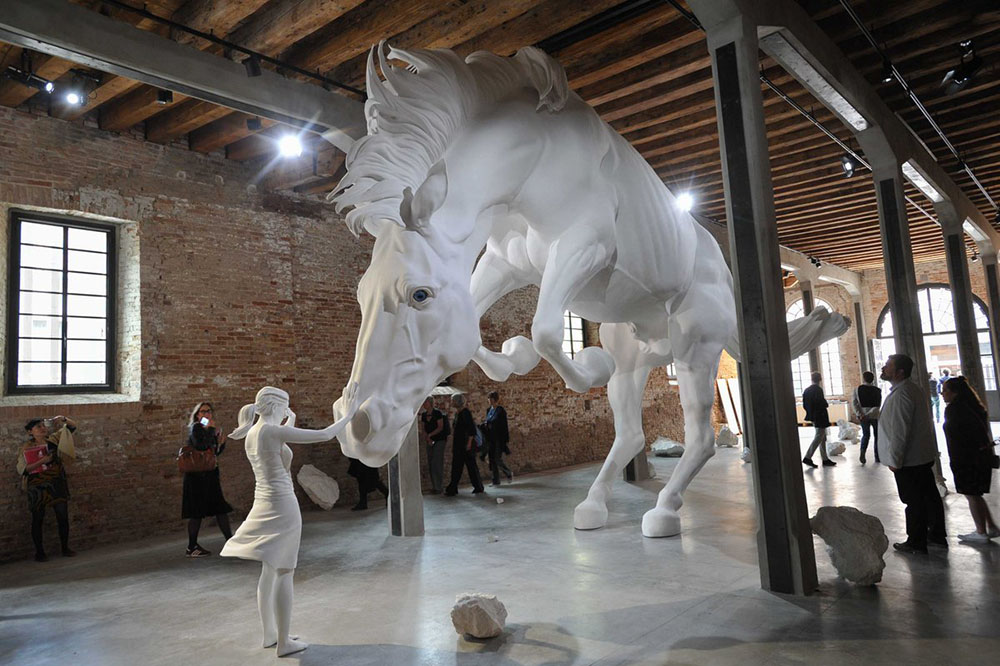 مجسمه اسب : تی پی بین